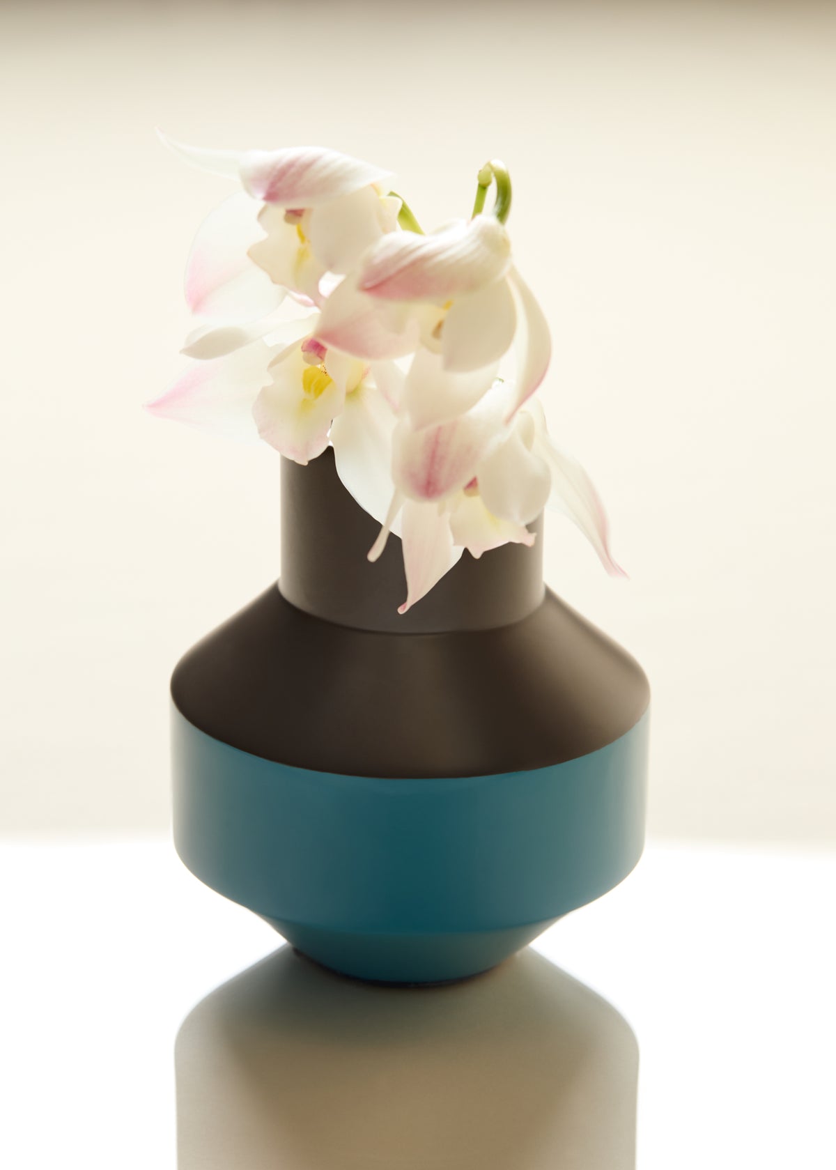 Lustro Burnished Silver Vase