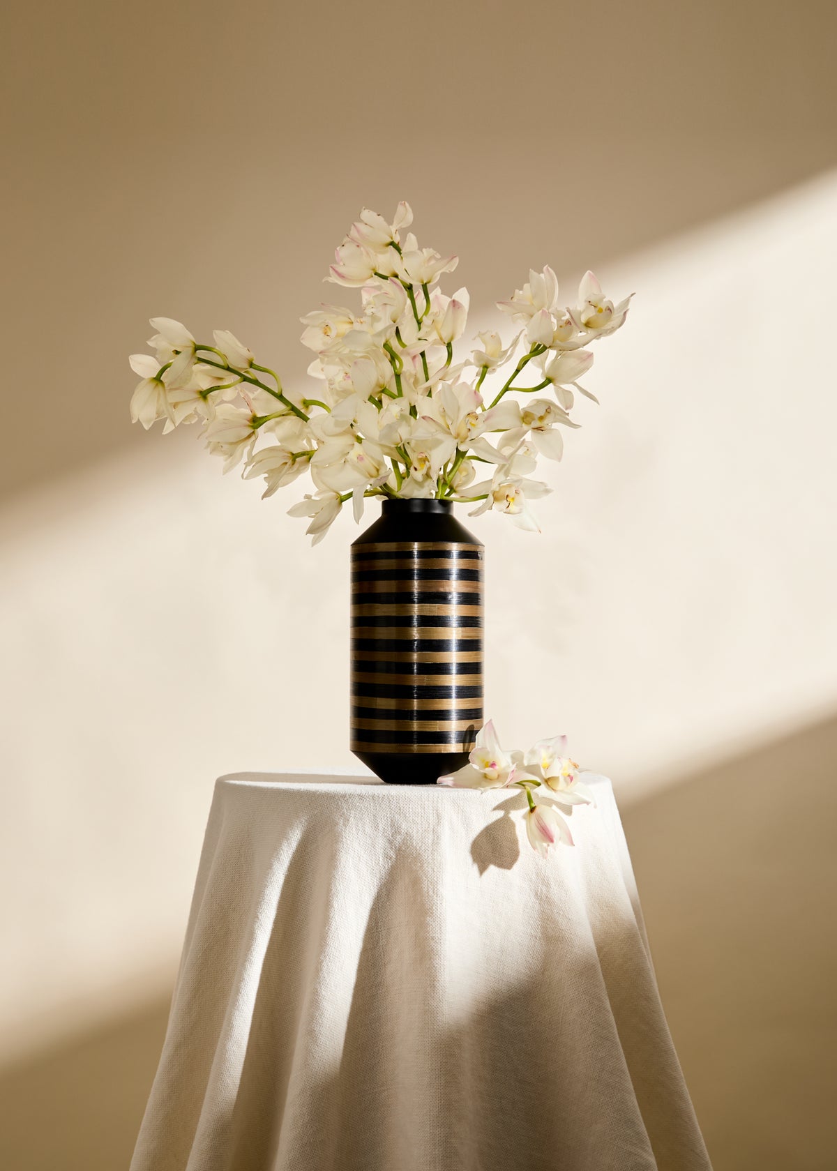 Notte Striped Straw Marquetry Vase